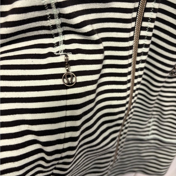 Lululemom Size 4 Jacket - Picture 6 of 11